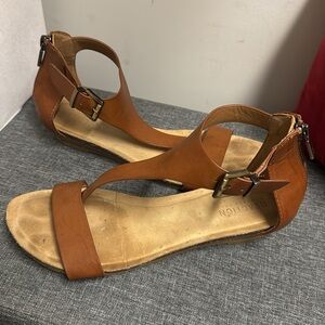 Kenneth Cole REACTION Women's Great Gal T-Strap Wedge Sandal Brown Toffee 6.5 M